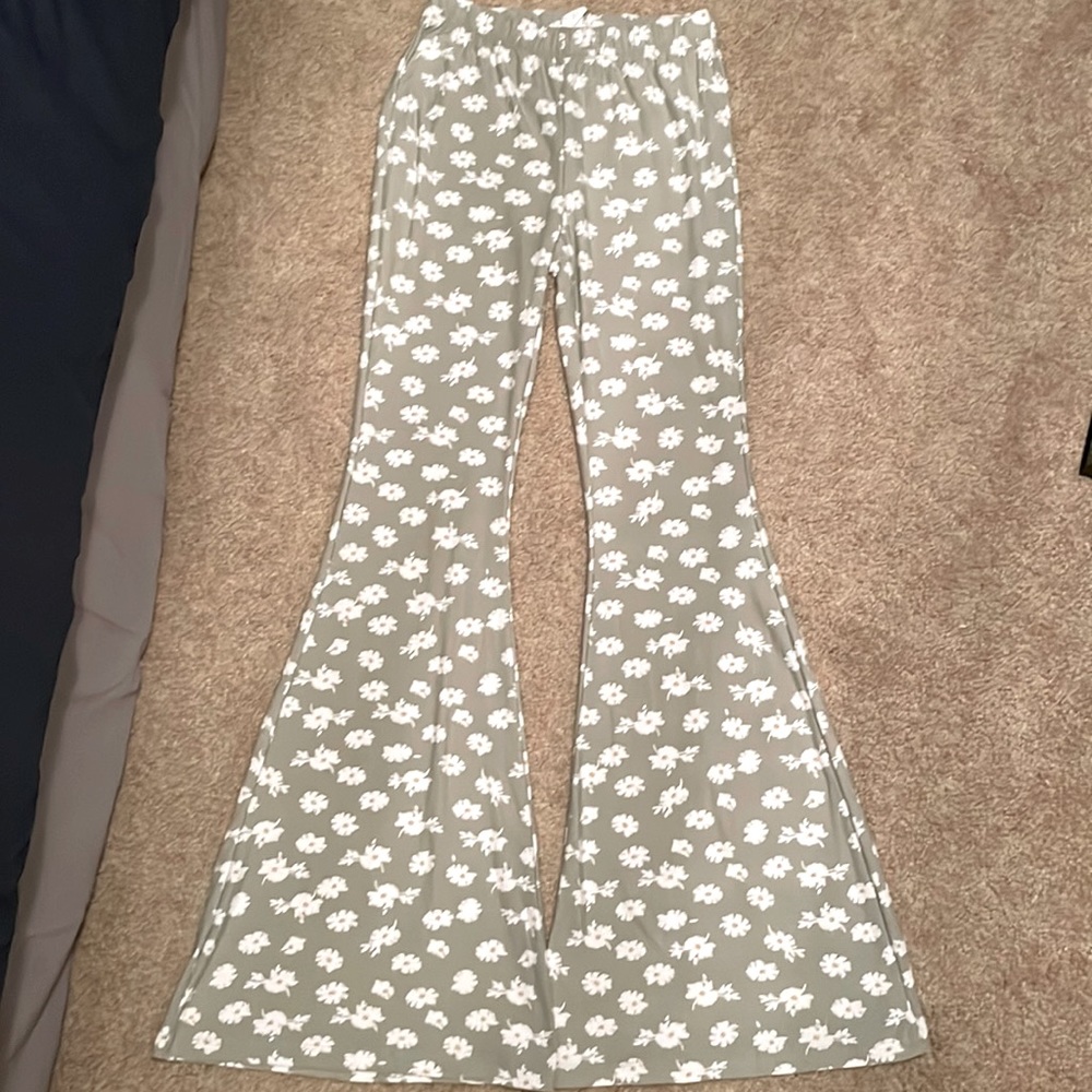 Only worn once. Great condition. Super comfy!